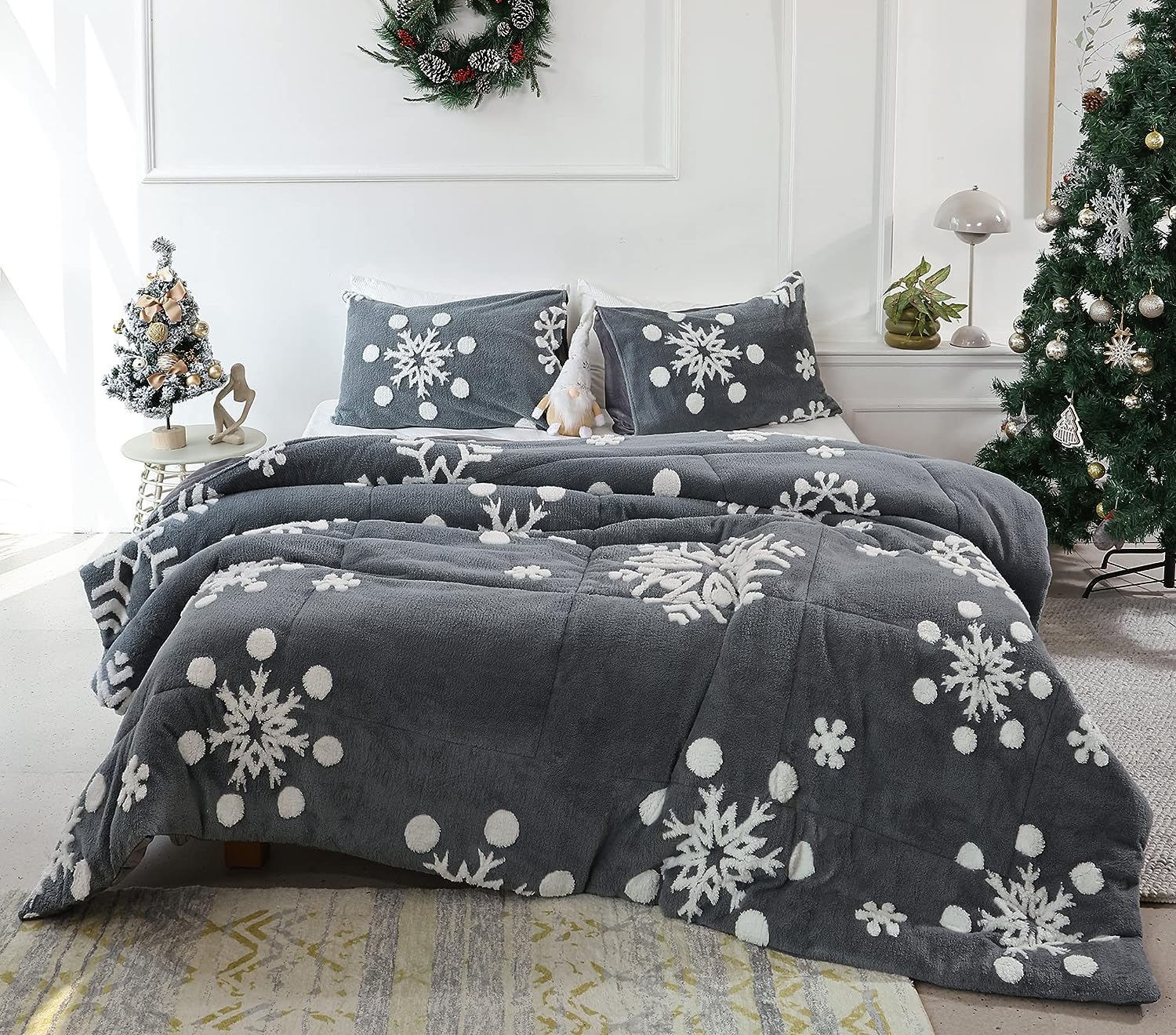 What Are The Most Popular Christmas Bedding Motifs?